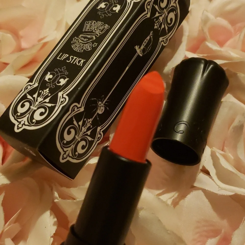 🧚‍♀️RIO Medusa Makeup DISCONTINUED Vintage Lipstick NWT